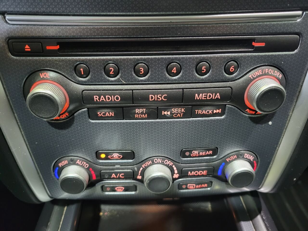 2018 Nissan Pathfinder Black  - photo #28
