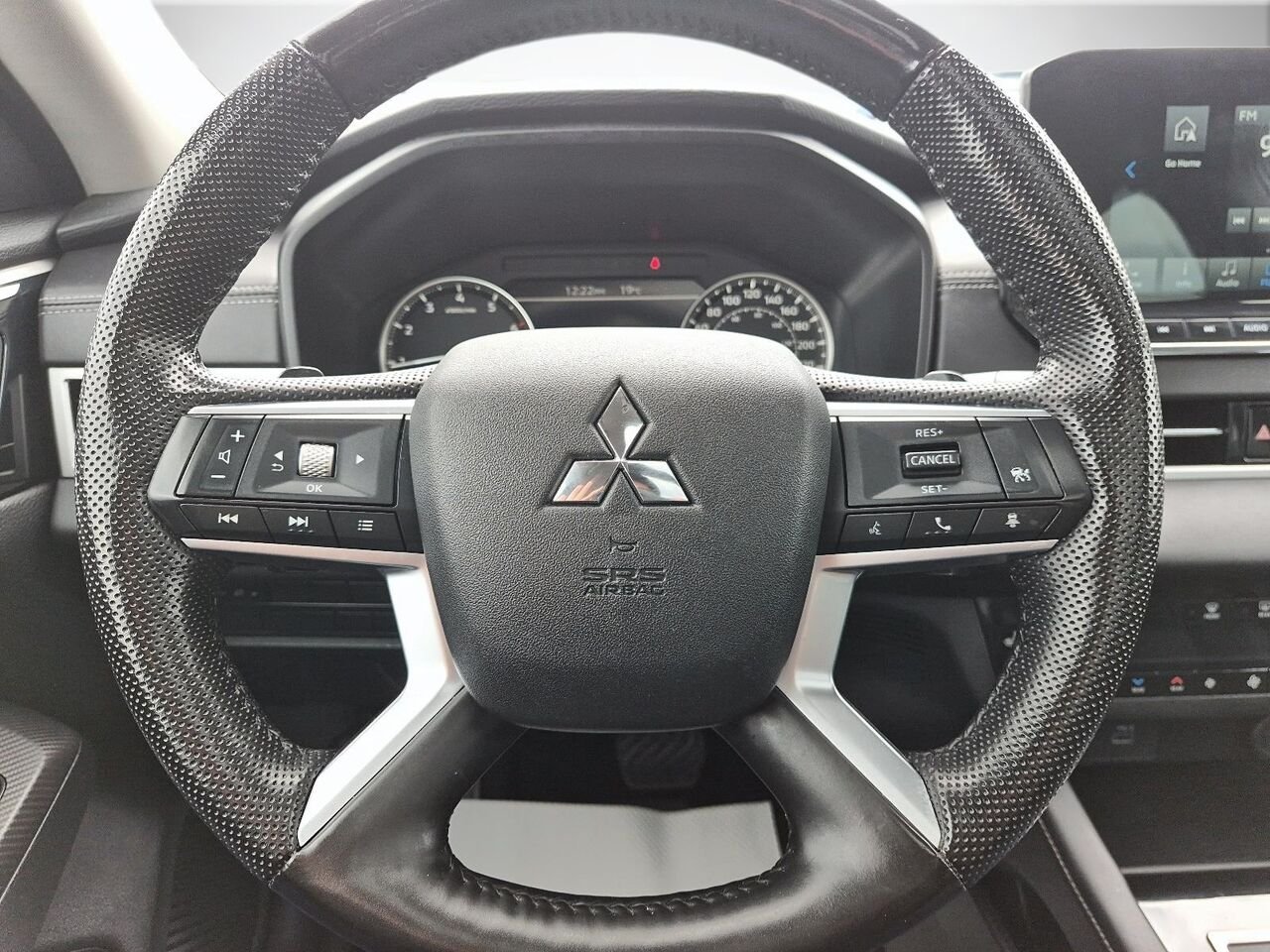 2023 Mitsubishi Outlander White Saint-Jérôme - photo #10