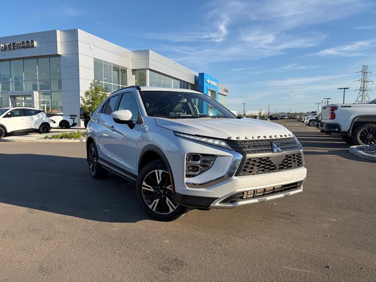 2025 Mitsubishi Eclipse Cross SEL S-AWC White Sherwood Park - photo #1