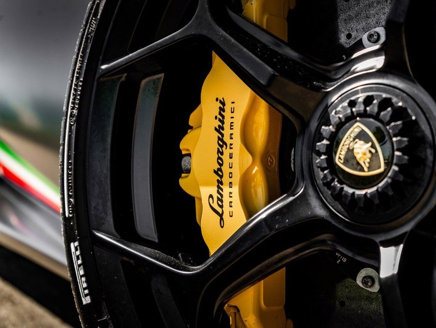 2018 Lamborghini Huracan Performante 2018 Black