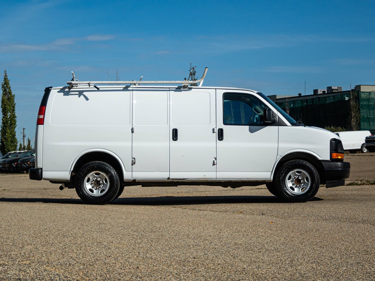 2017 Chevrolet Express Cargo Van RWD 2500 135 White Sherwood Park - photo #14