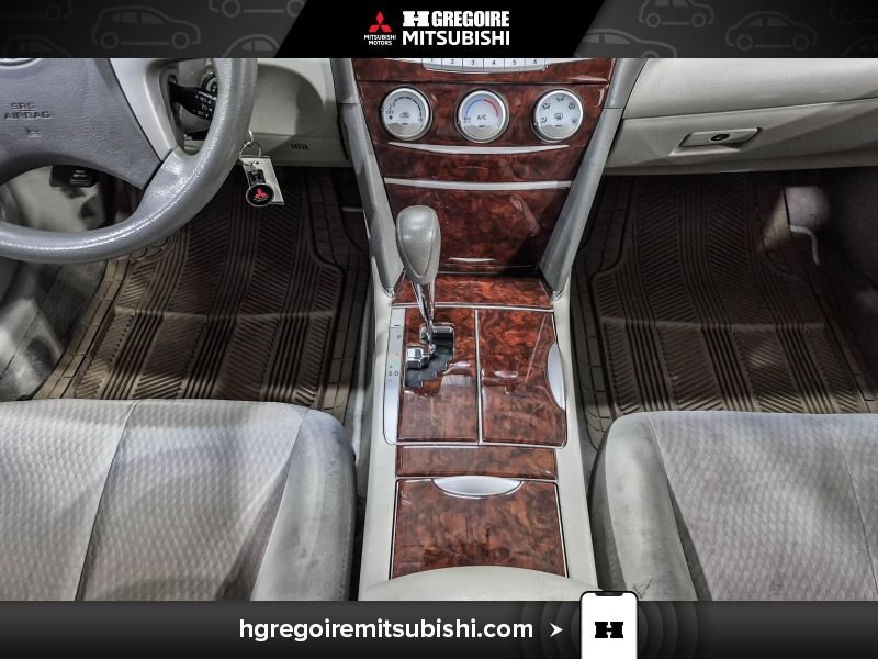 2010 Toyota Camry Green Blainville - photo #21