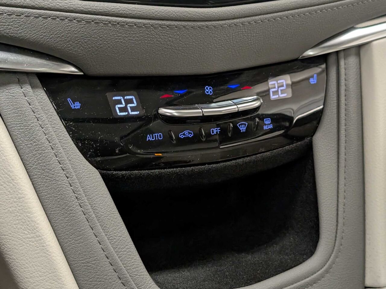 CADILLAC XT5 LUXURY Bas Kilométrage 8 Pneus 2019 Rouge Sherbrooke - photo #15