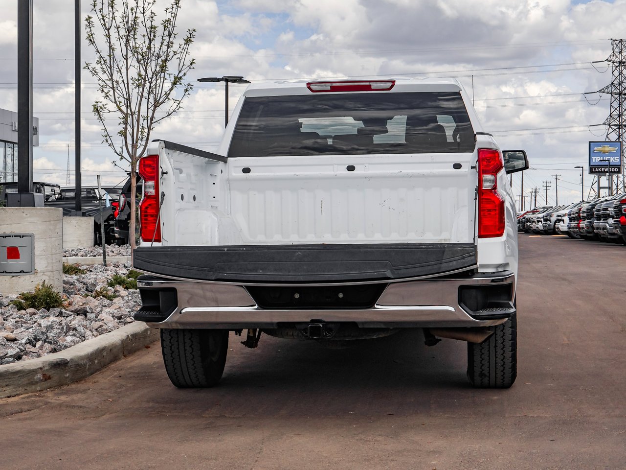 2025 Chevrolet Silverado 1500 4WD Crew Cab 147 LT White Sherwood Park - photo #8