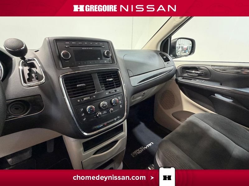 2017 Dodge GR Caravan Grey Laval - photo #19