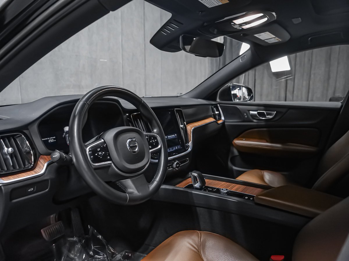 2023 Volvo V60 Cross Country B5 PLUS CLIMAT POLESTAR HARMAN KARDON Black Montreal - photo #5