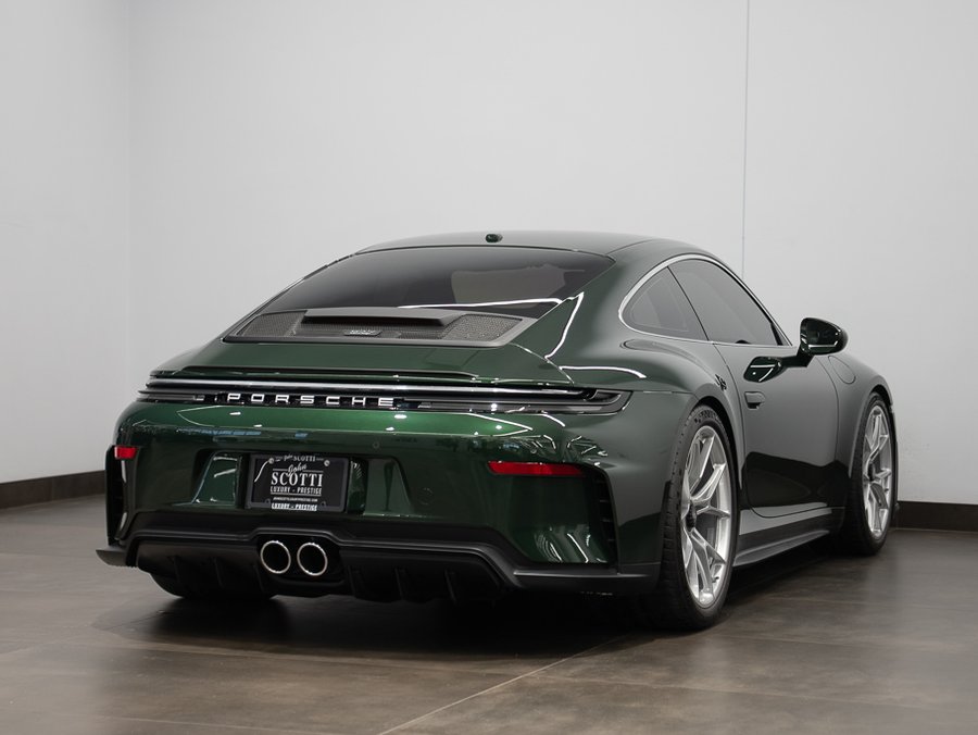 2026 Porsche 911 GT3 coupé avec ensemble Touring Green