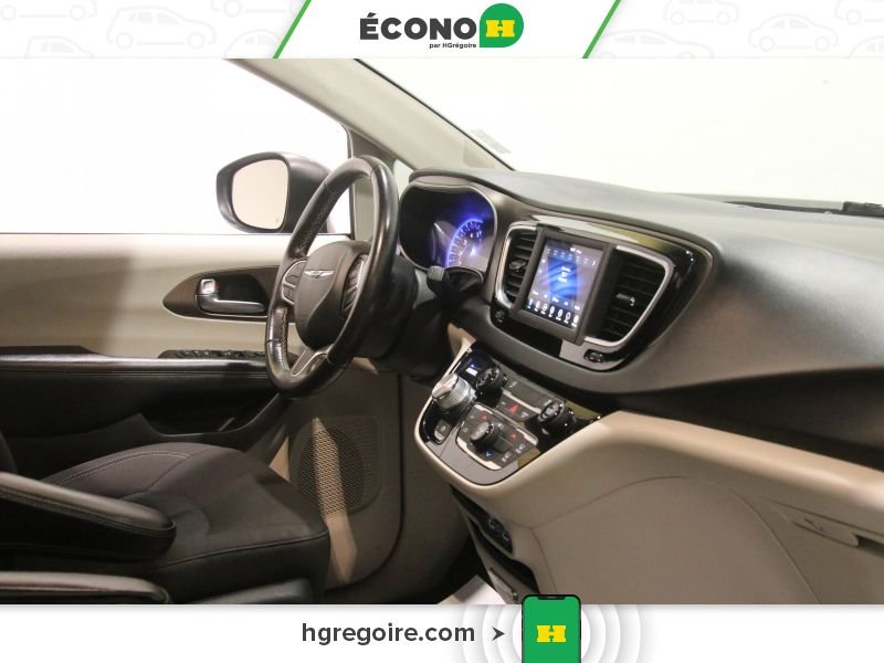 2021 Chrysler Grand Caravan Black Blainville - photo #28