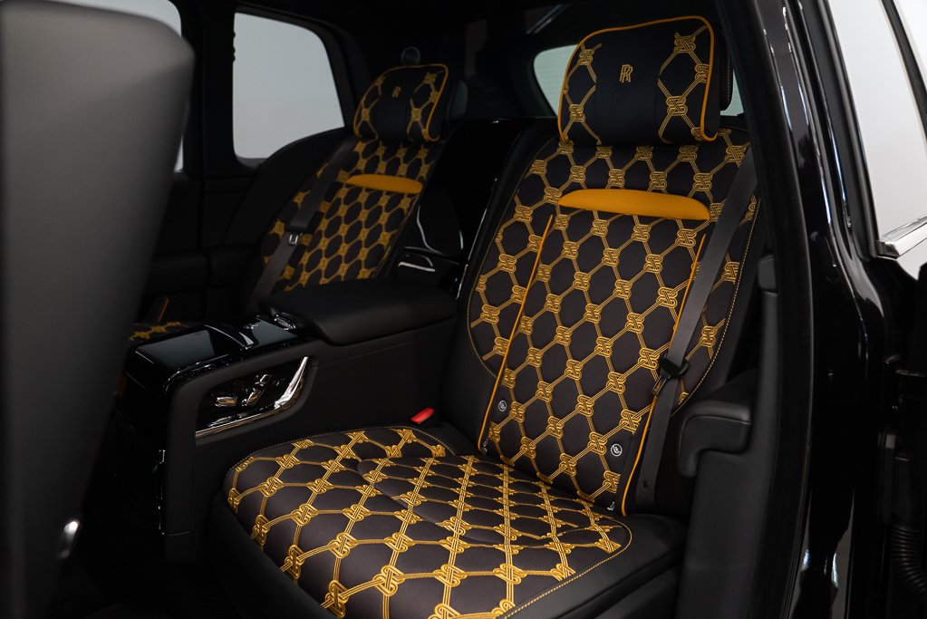 2025 Rolls-Royce Cullinan Black Saint-Eustache - photo #17