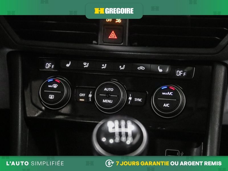 2019 Volkswagen Jetta Black Blainville - photo #24