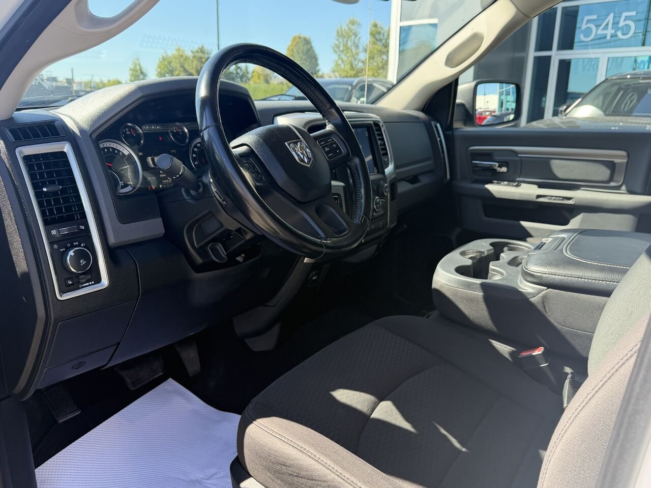 Ram 1500 Classic 2019 Blanc Ste-Marie - photo #8
