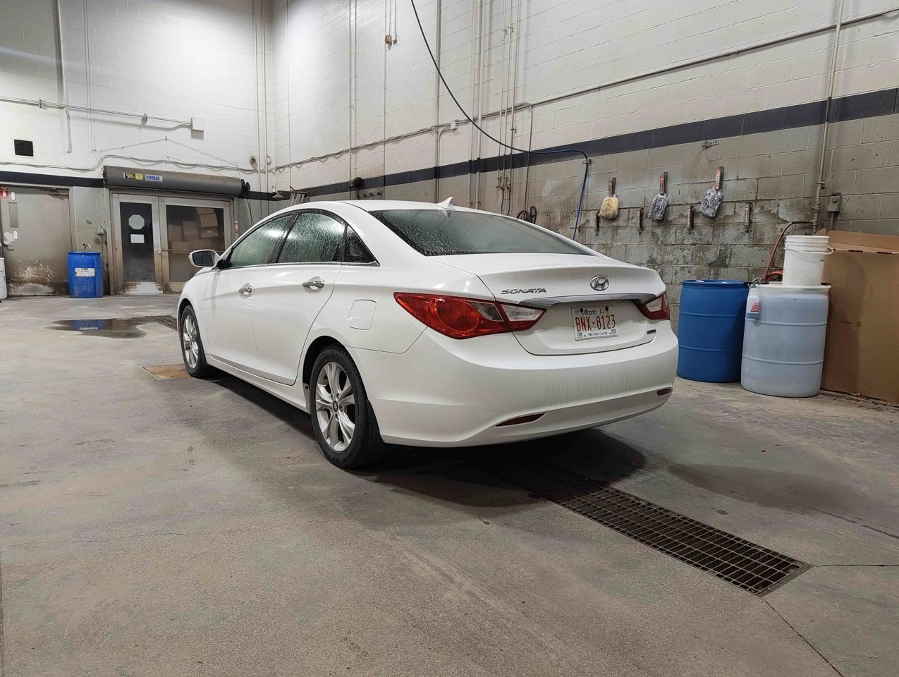 2011 Hyundai Sonata 4dr Sdn 2.4L Auto Limited Glacier White Pearl Sherwood Park - photo #4