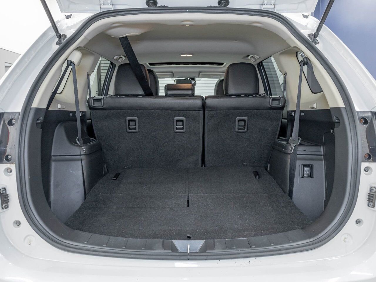 Mitsubishi Outlander ES AWD *TOIT* CUIR 7 PLACES SIÈGES CHAUFF CAM 360 2018 Blanc Saint-Jérôme - photo #30