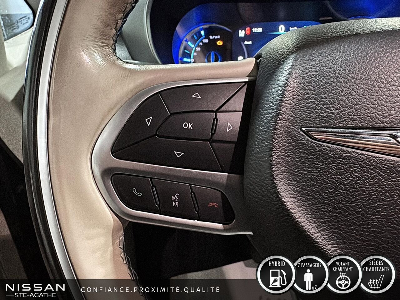 Chrysler Pacifica Hybrid 2018 Gris Ste-Agathe des Monts - photo #18