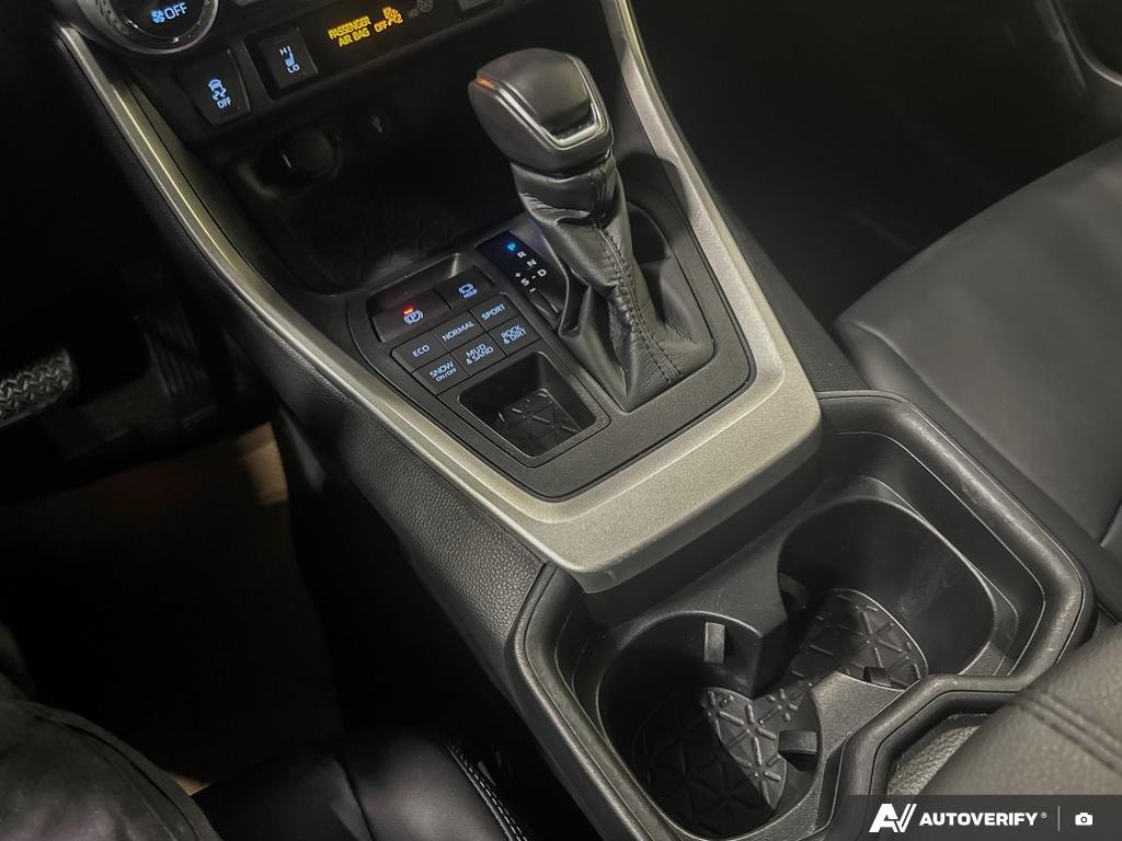 2021 Toyota RAV4 2602370A | XLE Silver Edmonton - photo #17