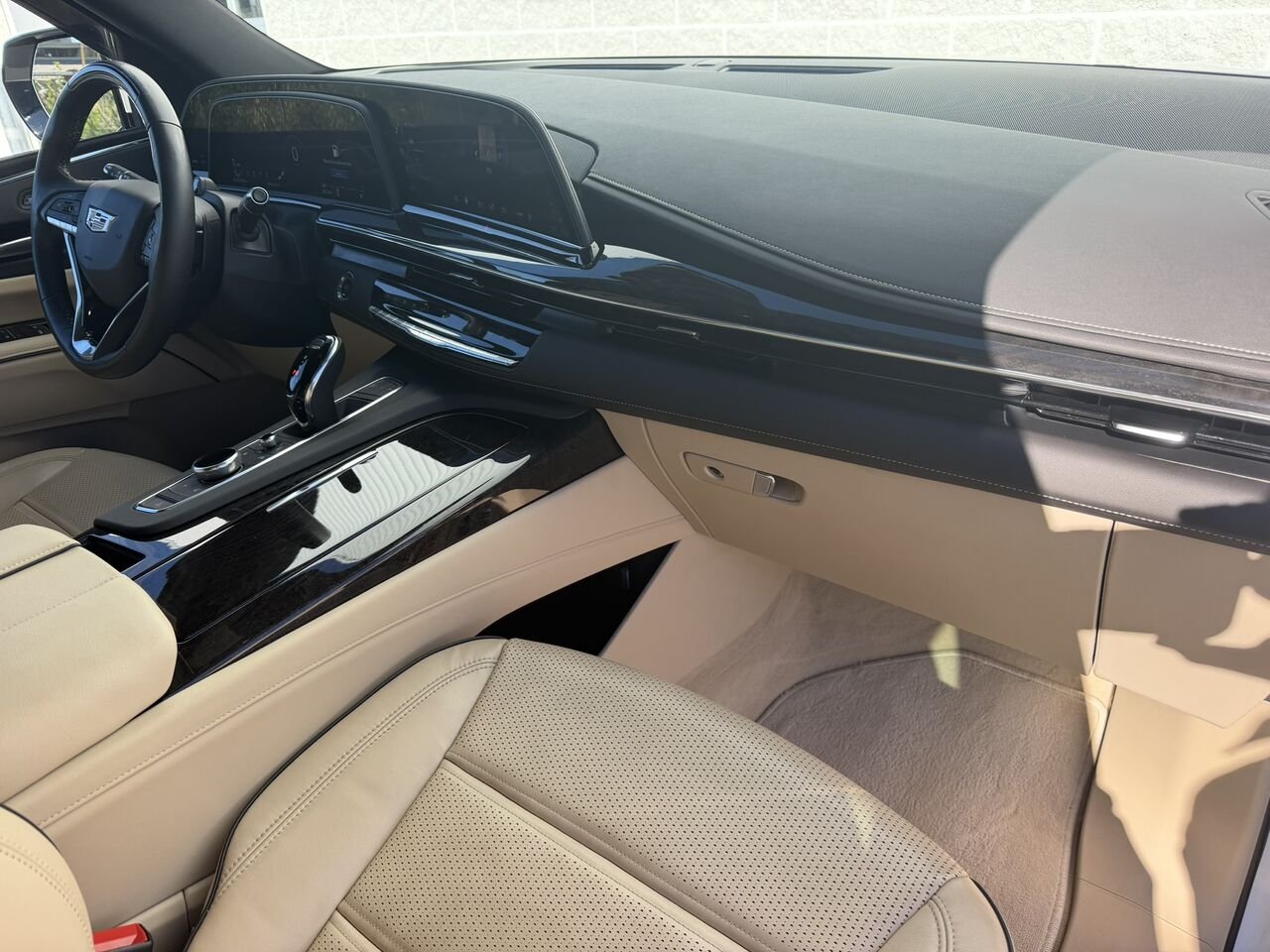 2023 Cadillac Escalade PREMIUM LUXURY AWD FINANCEMENT À PARTIR 3.99% White Laval - photo #29