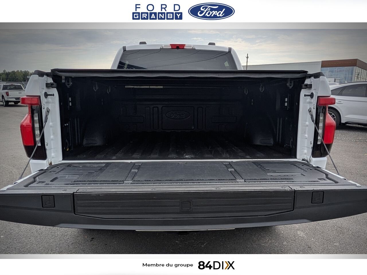 2024 Ford F-150 Lightning White Granby - photo #6