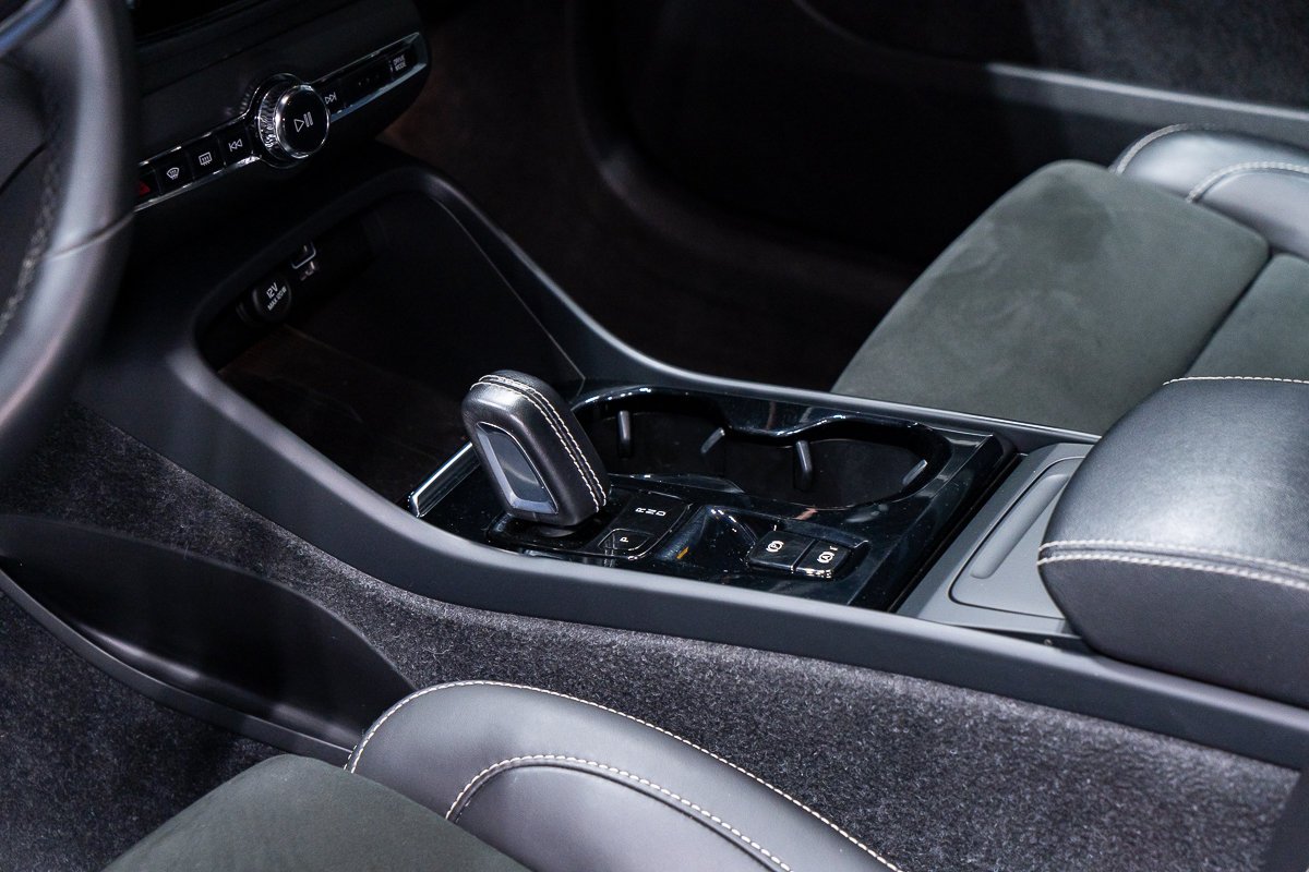 Volvo XC40 T5 R-DESIGN CLIMAT ADVANCED HARMAN KARDON 2022 Argent Montréal - photo #15