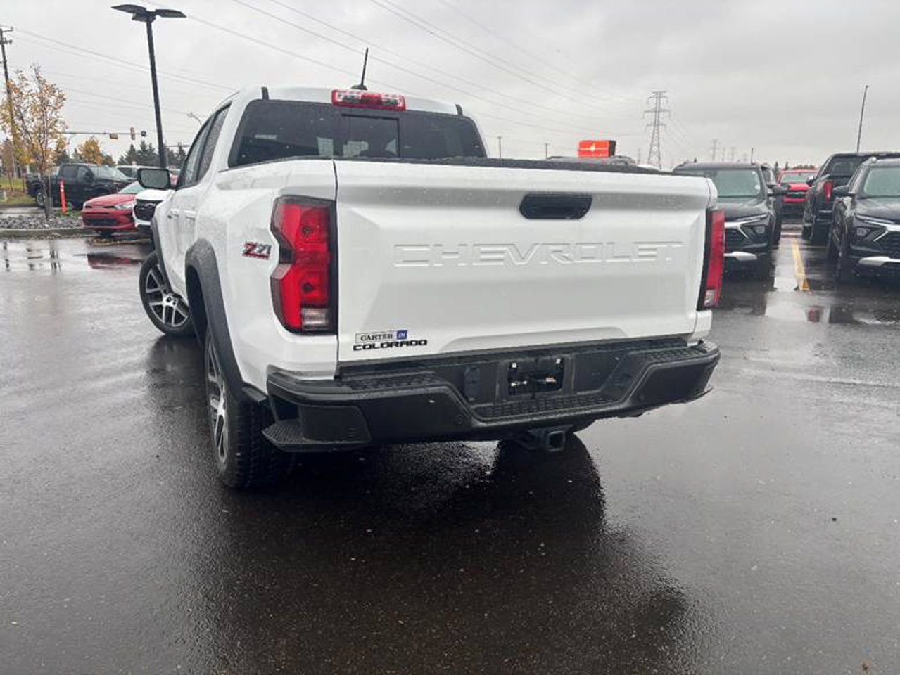 2023 Chevrolet Colorado 4WD Crew Cab Z71 White Sherwood Park - photo #3