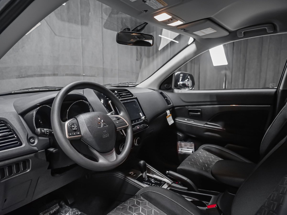 2027 Mitsubishi RVR ES Titanium Grey Montreal - photo #5