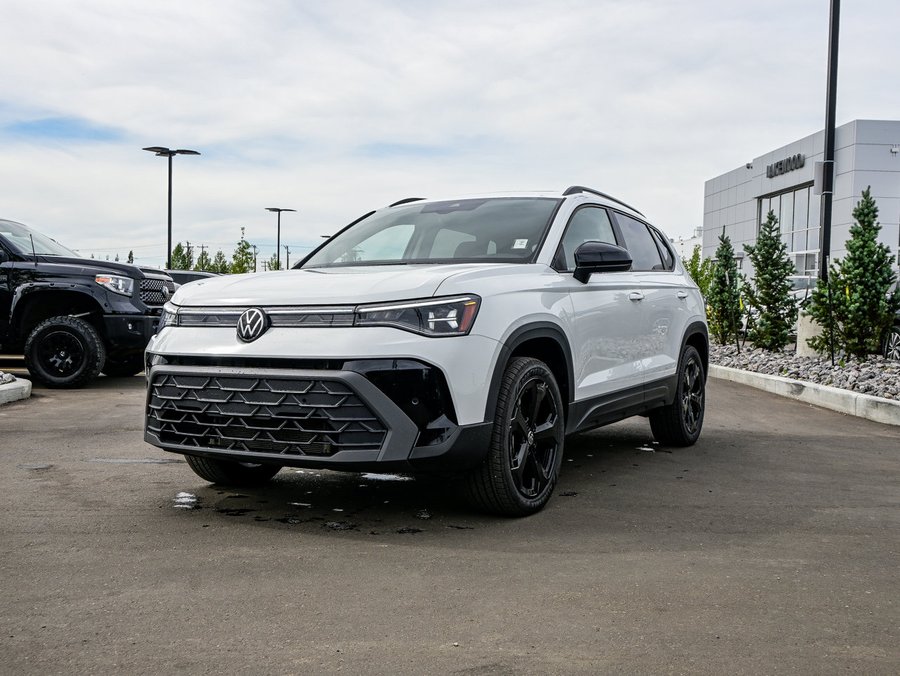 2026 Volkswagen Taos Comfortline Black Edition 4Motion 1.5L | Sunroof White
