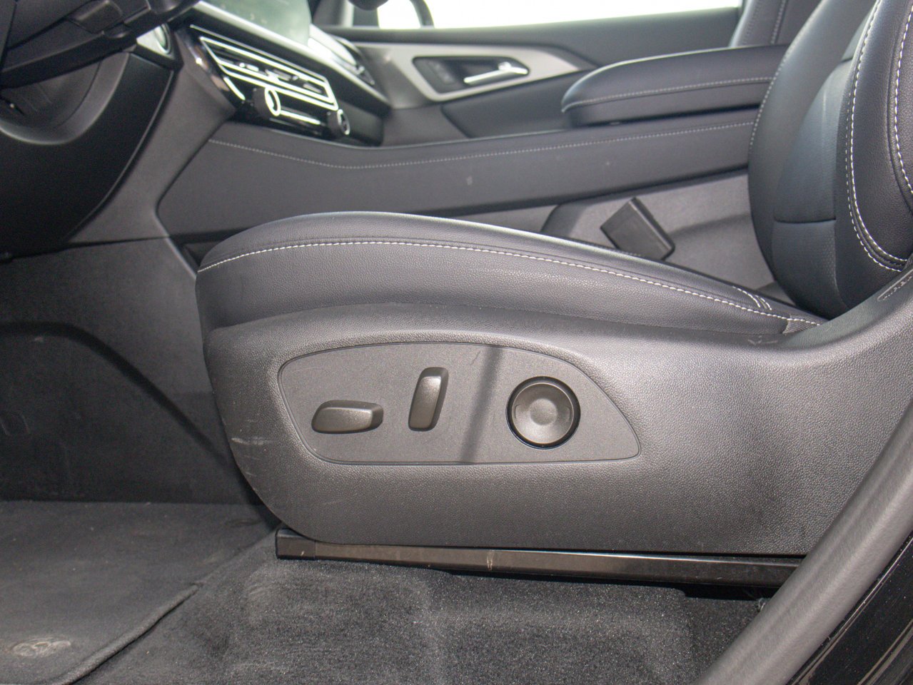 2026 Chevrolet Traverse AWD 4dr LT Black Sherwood Park - photo #18