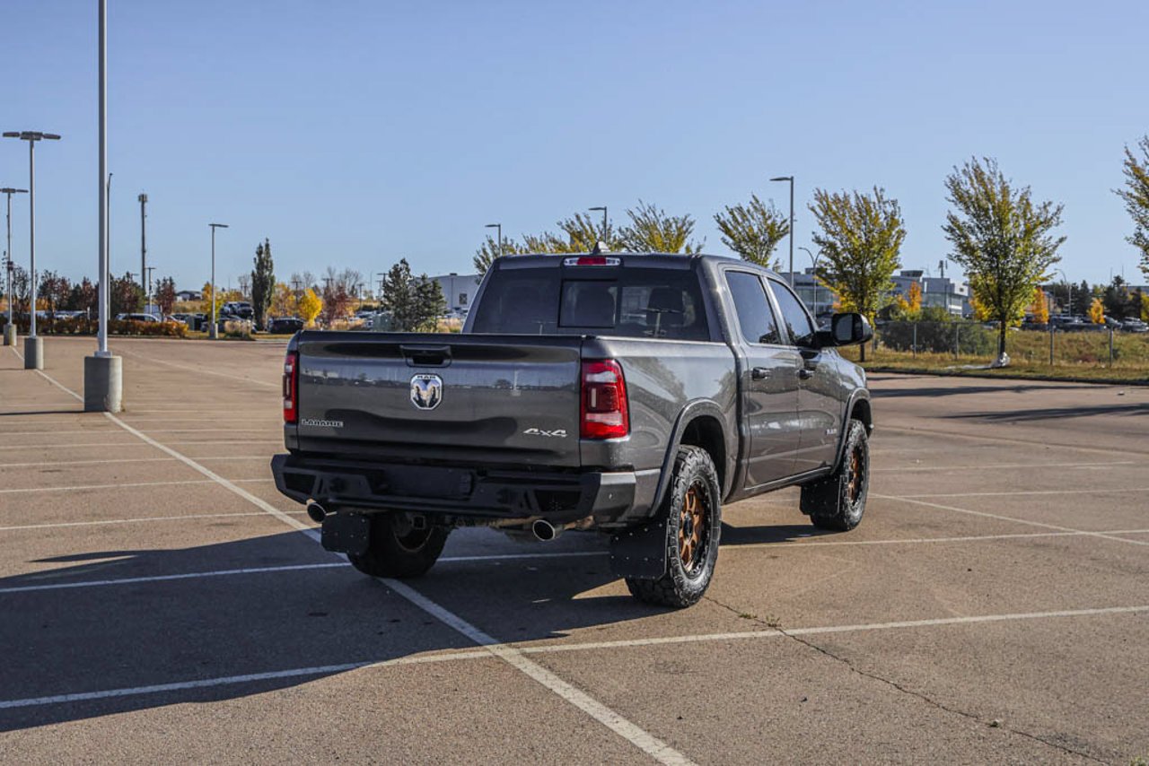 2022 Ram 1500 Laramie 4x4 Crew Cab 5'7 Box Grey Sherwood Park - photo #8