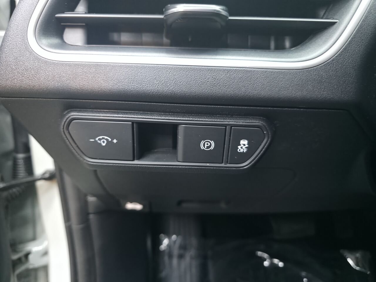 2025 Kia K4 Morning Haze Blainville - photo #14