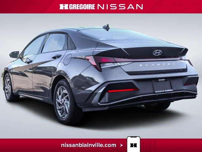 2025 Hyundai Elantra Grey Blainville - photo #5