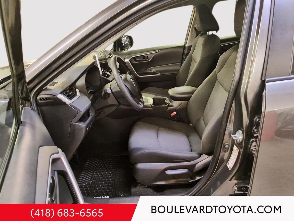 Toyota RAV4 531701-28 | LE 2025 Gris Québec - photo #14