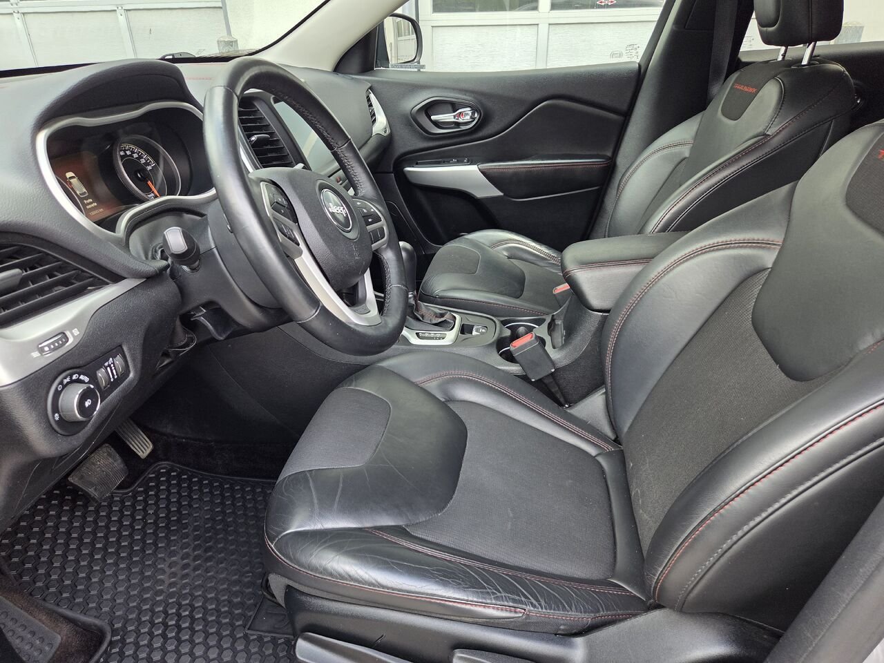 2018 JEEP CHEROKEE TRAILHAWK Silver Mont-Laurier - photo #10
