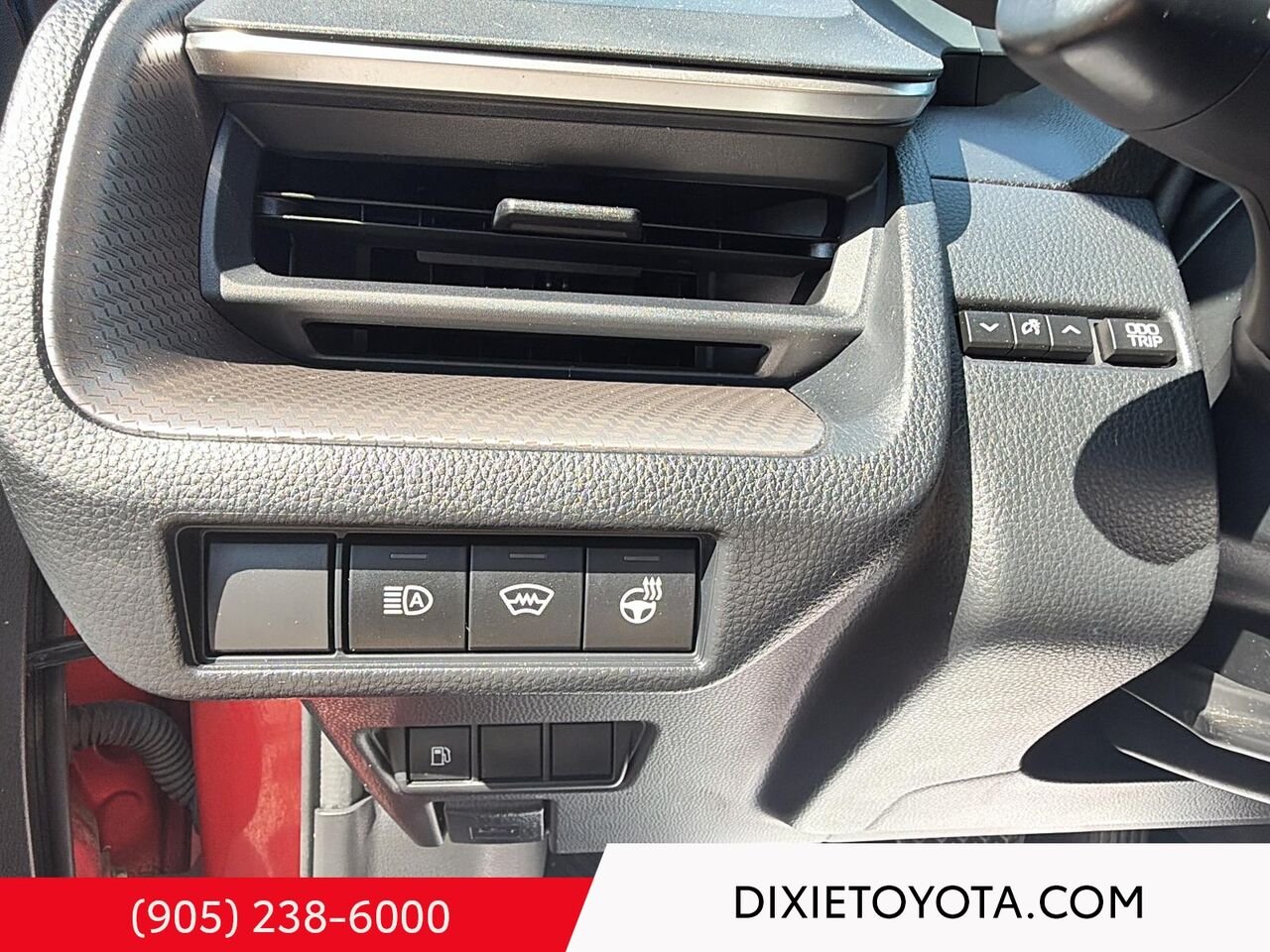 2023 Toyota Prius HYBRID XLE AWD / HEATED SEATS / ALLOY WHEELS / TOYOTA SAFETY SENSE / CARPLAY AND ANDROID AUTO Supersonic Red Mississauga - photo #11