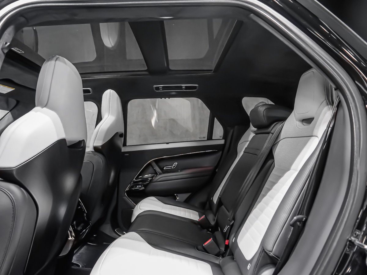 2024 Land Rover Range Rover Sport EDITION ONE SV Black Montreal - photo #24