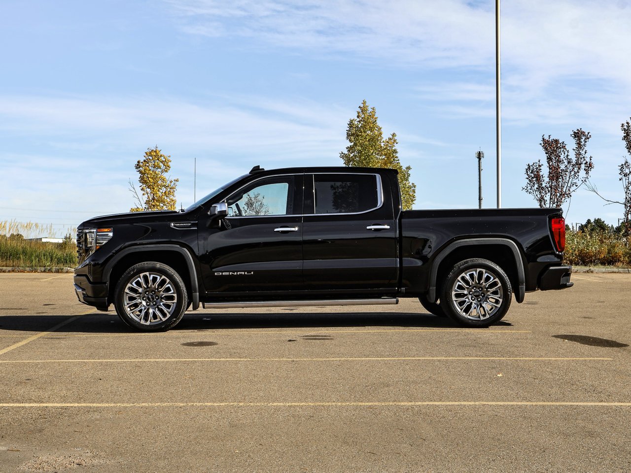 2025 GMC Sierra 1500 4WD Crew Cab 147 Denali Ultimate Black Sherwood Park - photo #4