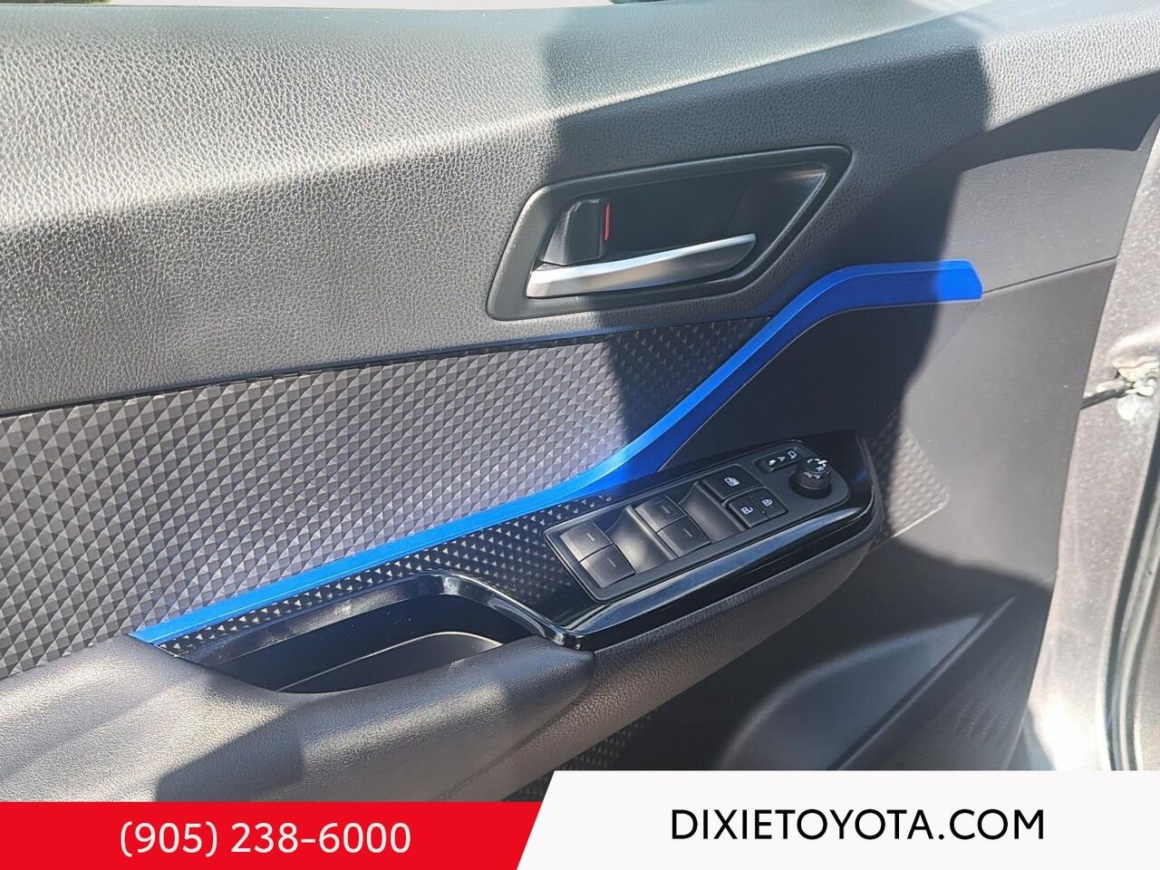 2021 Toyota C-HR XLE PREMIUM FWD / HEATED SEATS / BACK UP CAMERA / ALLOY WHEELS / CARPLAY AND ANDROID AUTO Grey Mississauga - photo #7