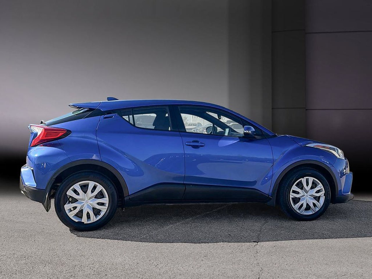 Toyota C-HR NMTKHMBX4KR065550 2019 Bleu Mirabel - photo #5