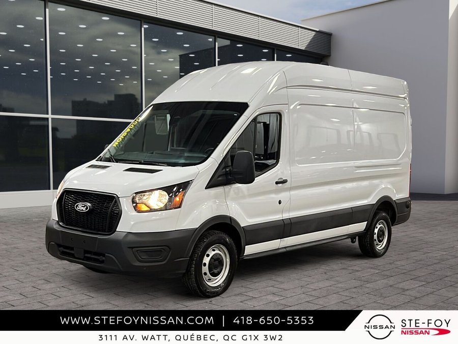 Ford Transit fourgon utilitaire TOIT HAUT T-250 PA toit surélevé 148 po PNBV de 9 070 lb 2026 Blanc