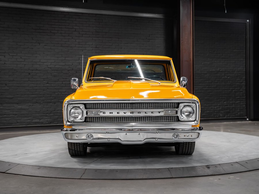 1970 Chevrolet C10 | US Mags | 350 Small Block | Retro Stereo | Leather Seats | Power Steering