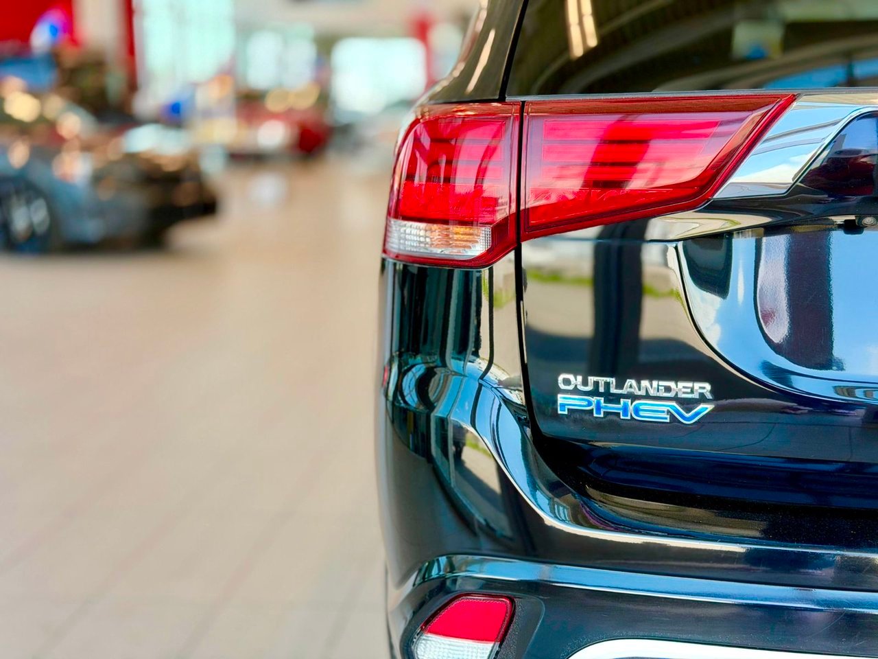 Mitsubishi Outlander PHEV 2020 Noir Notre-Dame-des-Prairies - photo #12