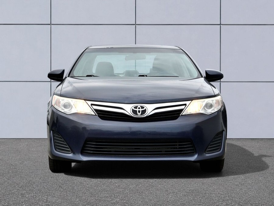 Toyota Camry Berline, boîte automatique, LE 2014 Bleu