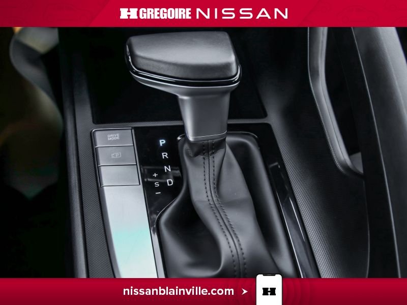 2025 Hyundai Elantra Grey Blainville - photo #19