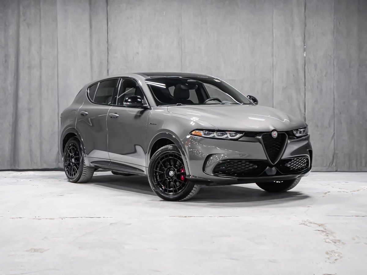 Alfa Romeo Tonale VELOCE HARMAN KARDON SOUNS SYSTEM SPORT SEATS 2024 Noir Montréal - photo #1