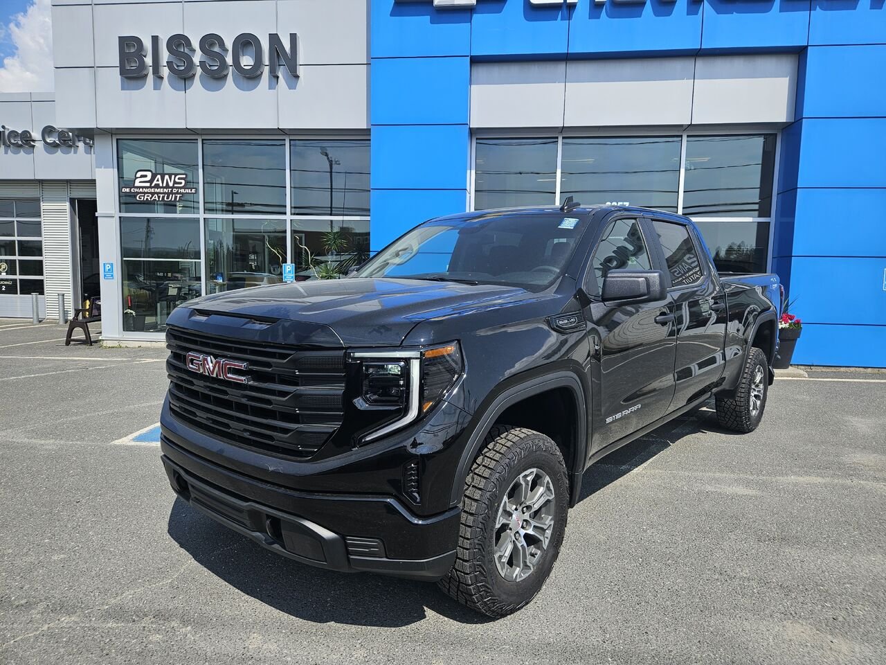 GMC Sierra 1500 Pro cabine multiplace 4RM 157 po 2026 Noir onyx Thetford Mines - photo #0