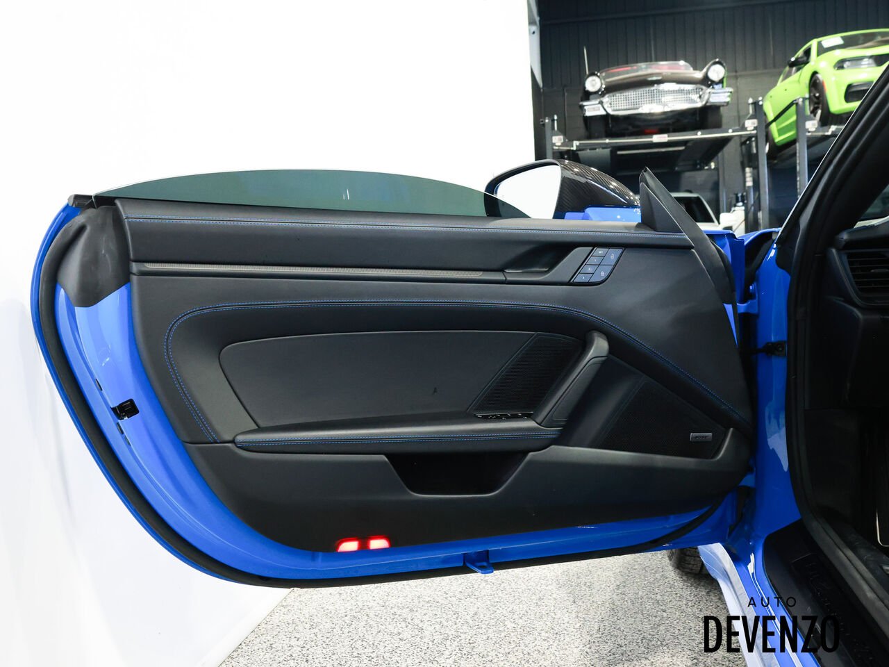 2023 Porsche 911 Blue Saint-Eustache - photo #12