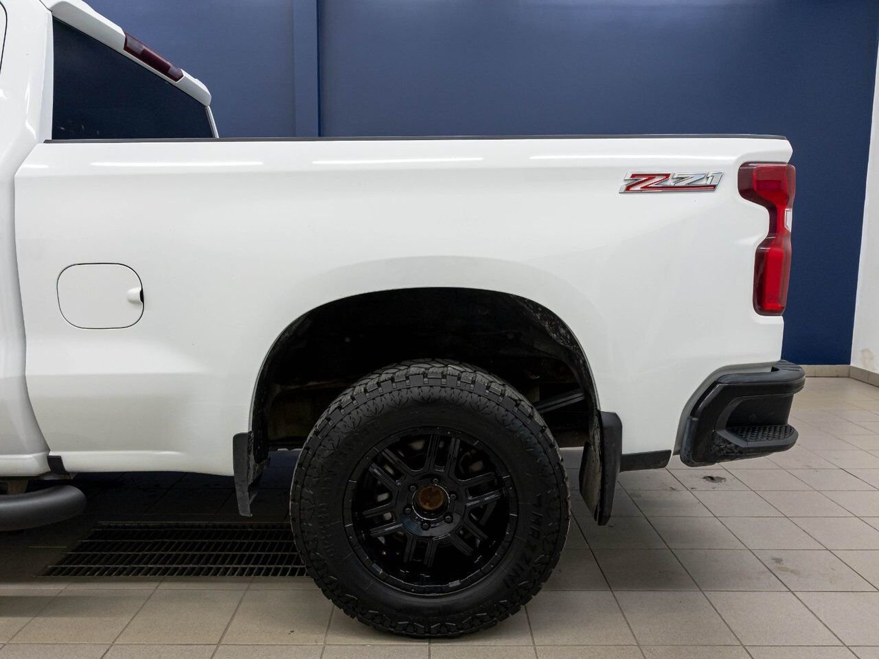 Chevrolet Silverado 1500 CUSTOM TRAIL BOSS CREW V8 4X4 *GR. REMORQ* CARPLAY 2019 Blanc Saint-Jérôme - photo #28
