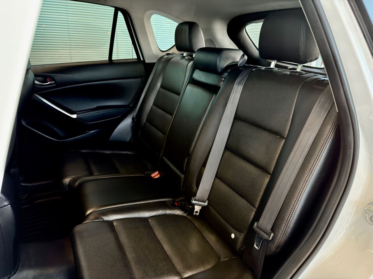 2016 Mazda CX-5 White Notre-Dame-des-Prairies - photo #17