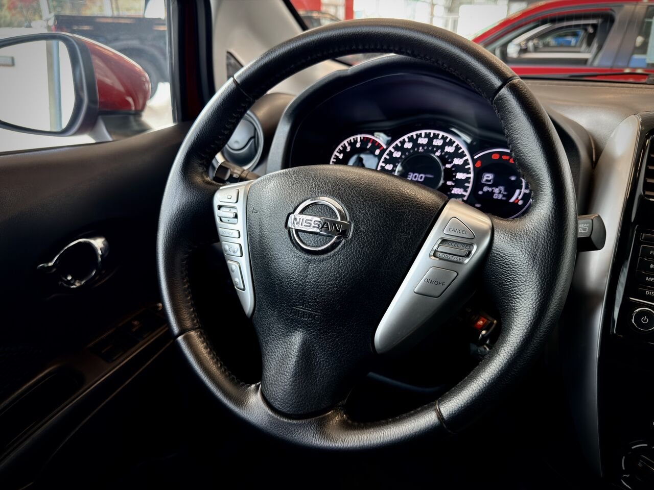 2018 Nissan Versa Note Red Notre-Dame-des-Prairies - photo #20