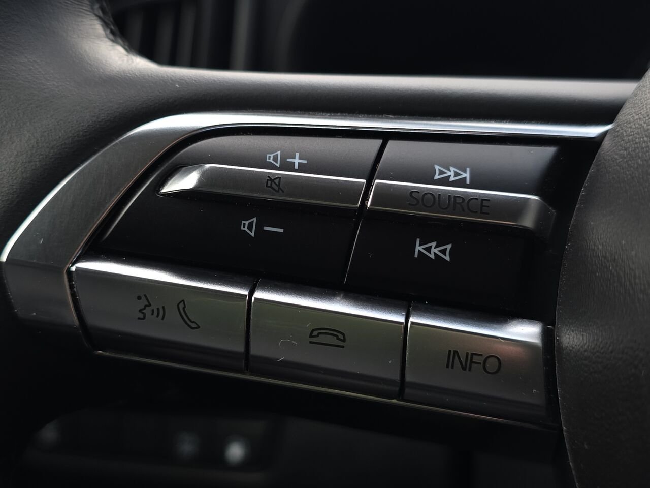 2025 Mazda CX-50 hybride GS-L e-AWD, toit panoramique, sièges avant chauffants, volant chauffant, Apple CarPlay/Android Grey Val-David - photo #12