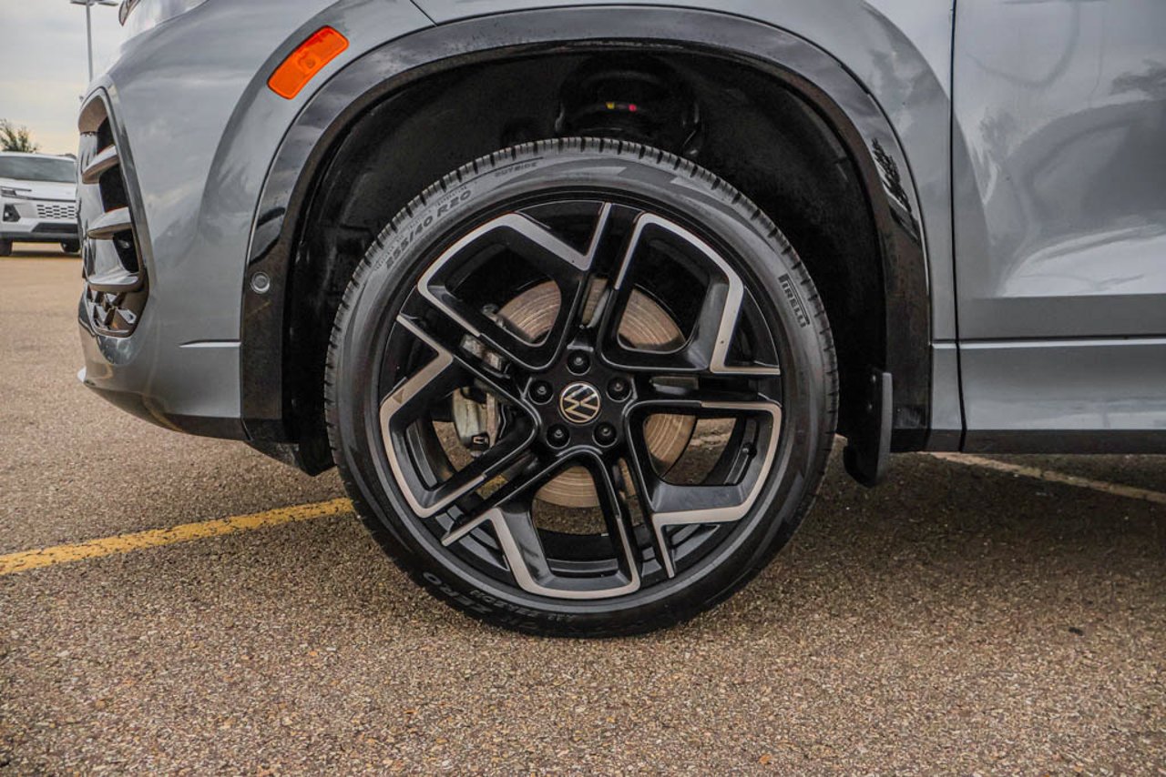 2026 Volkswagen Tiguan Highline Turbo R-Line 4MOTION Grey Sherwood Park - photo #12