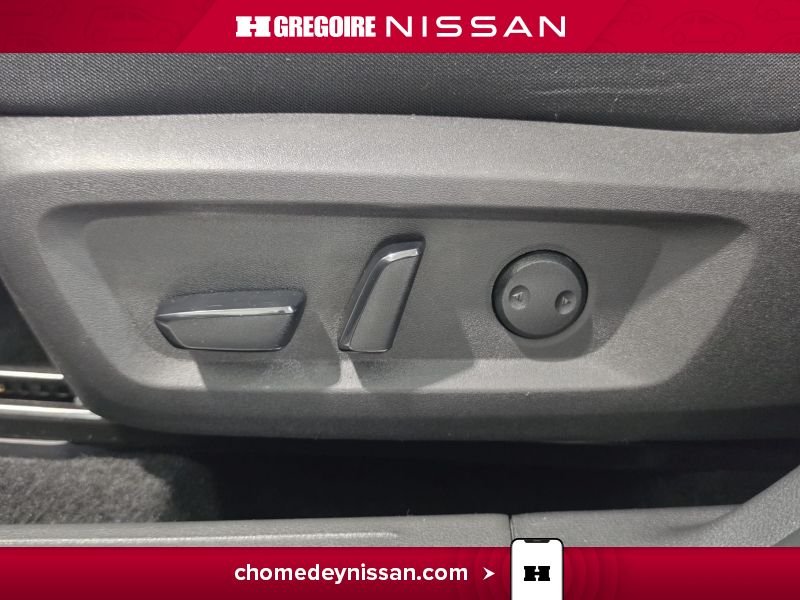 2025 Nissan Rogue White Laval - photo #18